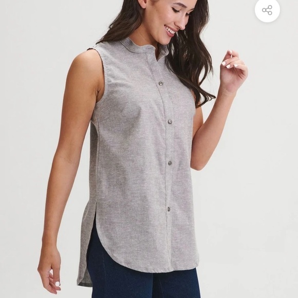Message Factory sleeveless blouse - Picture 1 of 4